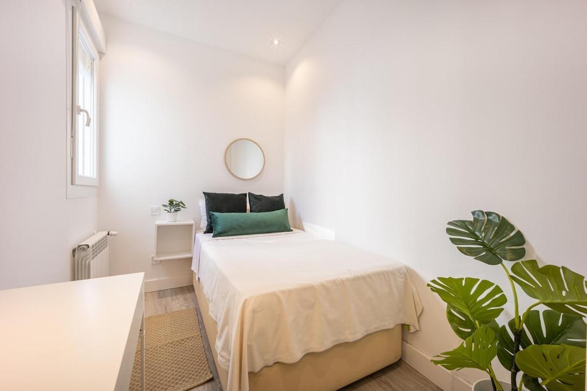 Apartamento Con Vistas En Lavapies Apartment Madrid Bagian luar foto
